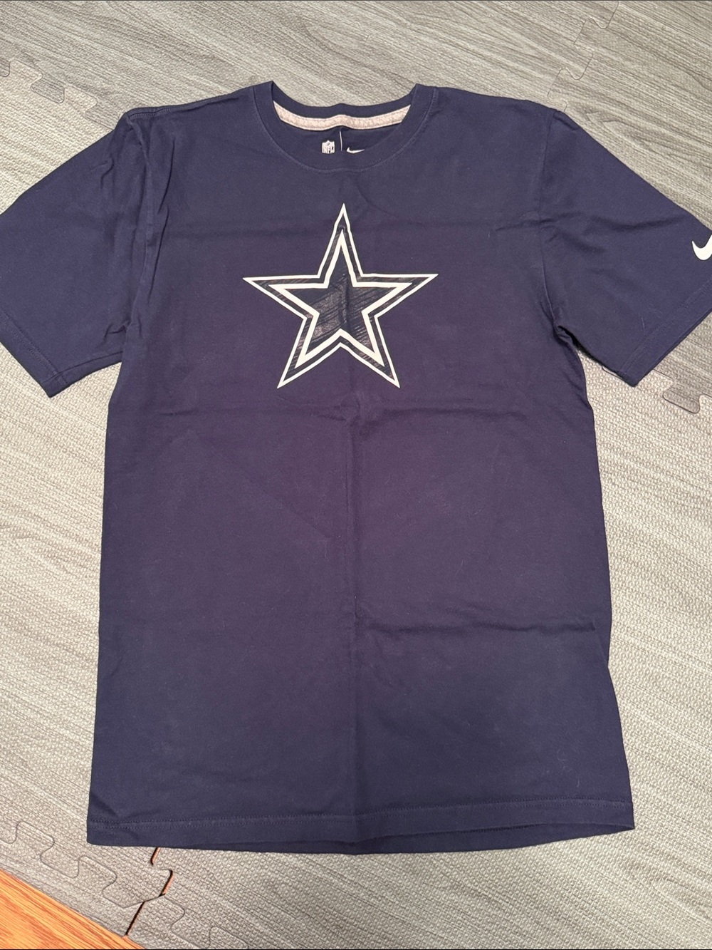 Nike Women’s Dallas Cowboys Logo Tee